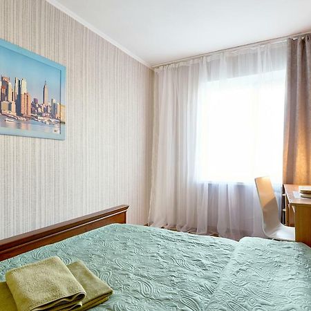 L3-82 Main Street- Modern New Three 3 Separate 3Bedrooms 100 M2 - Central Location, Metro Palace Of Sports - Gulliver Mall, Arena City Kiev Bagian luar foto