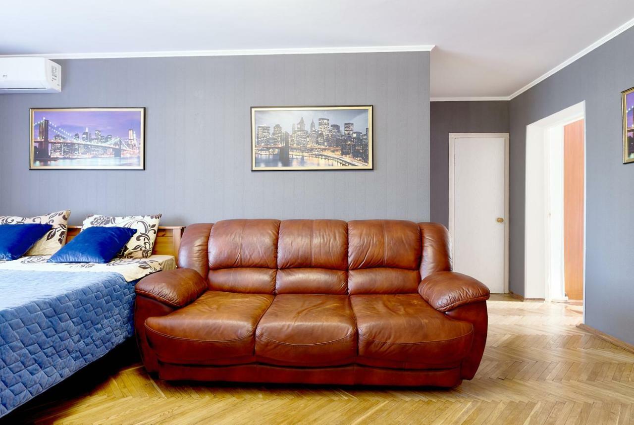 L3-82 Main Street- Modern New Three 3 Separate 3Bedrooms 100 M2 - Central Location, Metro Palace Of Sports - Gulliver Mall, Arena City Kiev Bagian luar foto