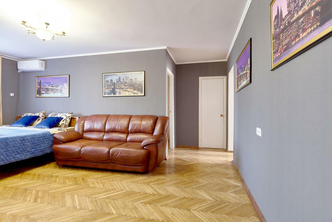 L3-82 Main Street- Modern New Three 3 Separate 3Bedrooms 100 M2 - Central Location, Metro Palace Of Sports - Gulliver Mall, Arena City Kiev Bagian luar foto