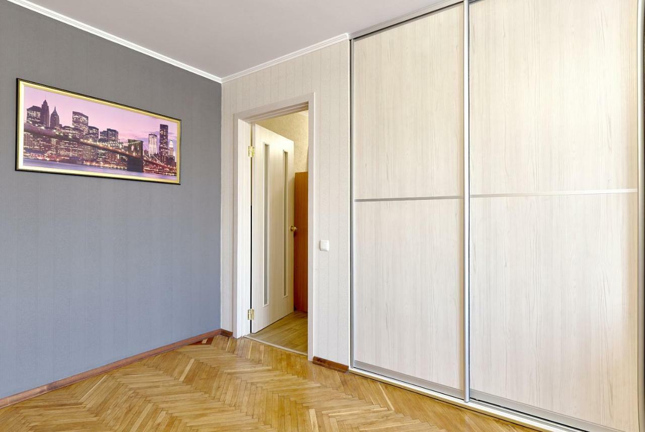 L3-82 Main Street- Modern New Three 3 Separate 3Bedrooms 100 M2 - Central Location, Metro Palace Of Sports - Gulliver Mall, Arena City Kiev Bagian luar foto