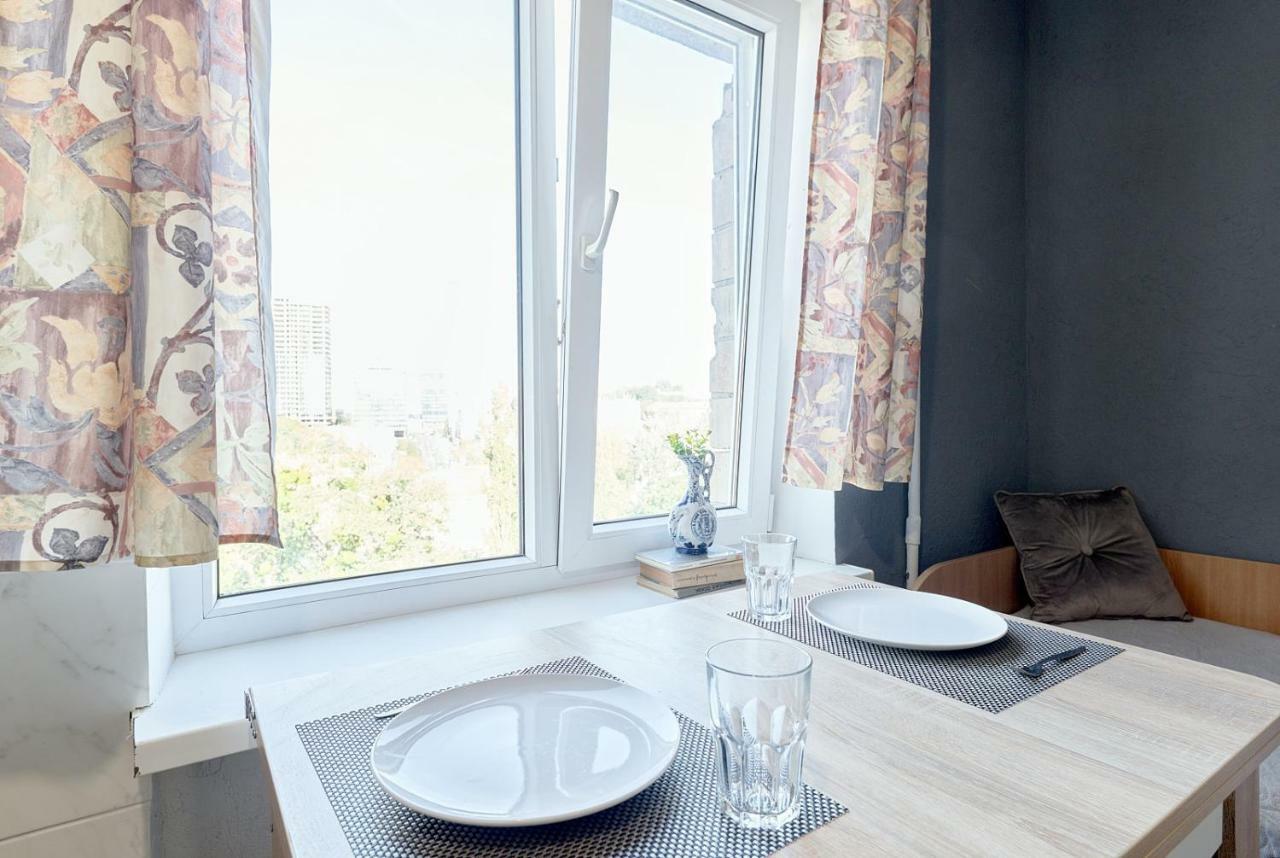 L3-82 Main Street- Modern New Three 3 Separate 3Bedrooms 100 M2 - Central Location, Metro Palace Of Sports - Gulliver Mall, Arena City Kiev Bagian luar foto