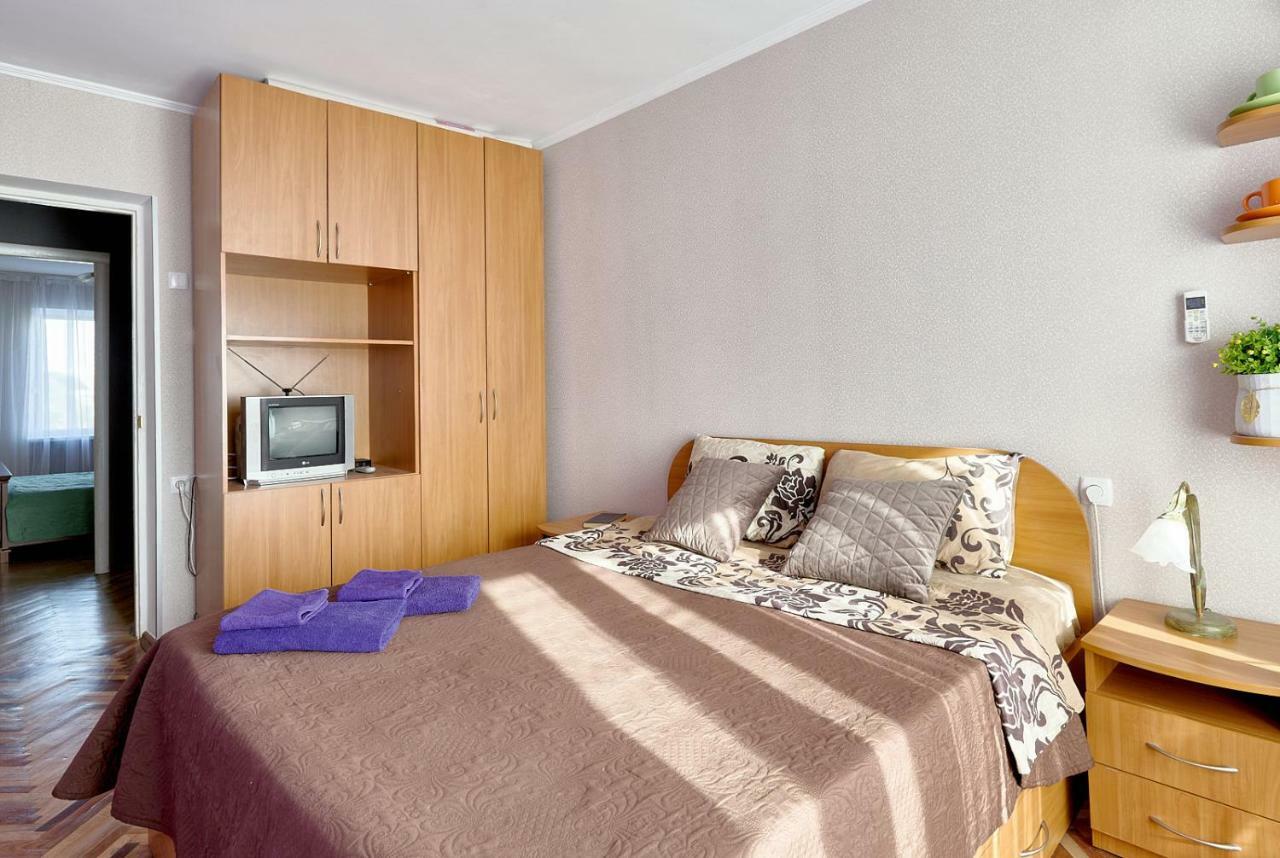 L3-82 Main Street- Modern New Three 3 Separate 3Bedrooms 100 M2 - Central Location, Metro Palace Of Sports - Gulliver Mall, Arena City Kiev Bagian luar foto